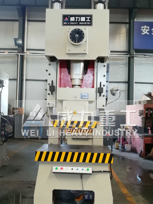 110噸氣動沖床細節(jié)展示1